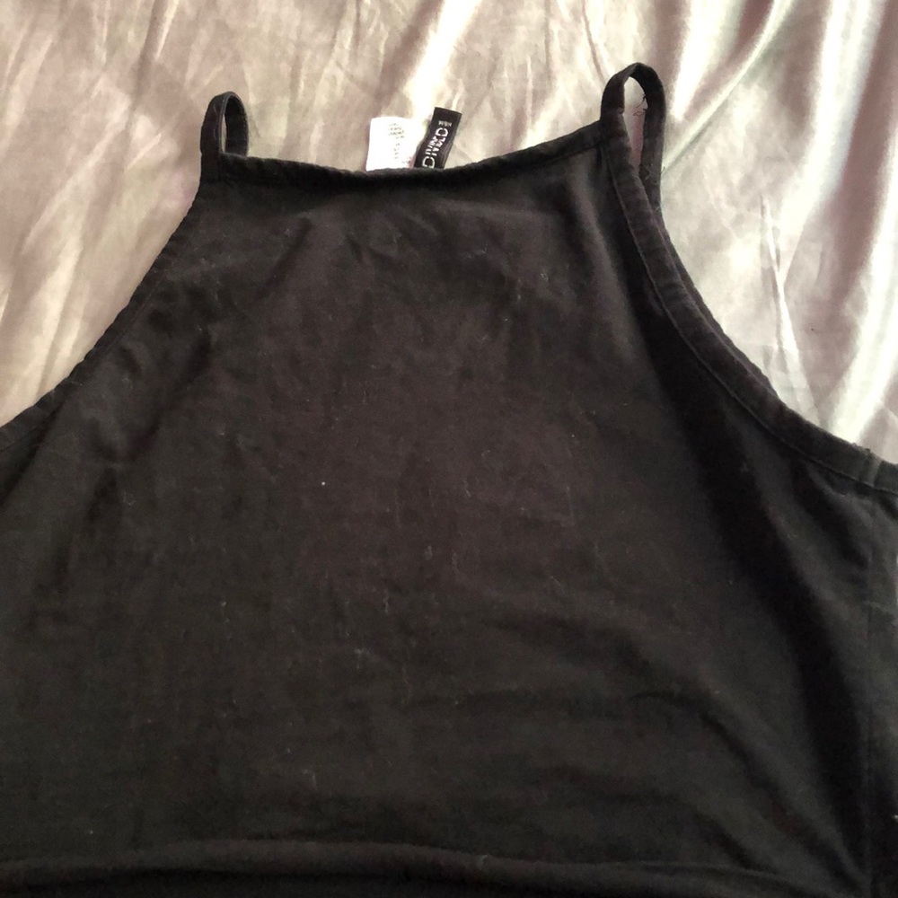 crop top - Picture 2 of 2
